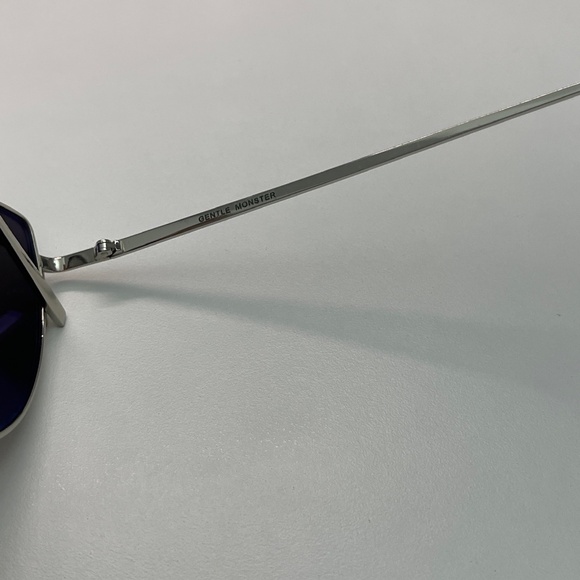 Gentle Monster Love punch Silver tone cat eye mirrored Col.2 Sunglasses - Picture 7 of 11